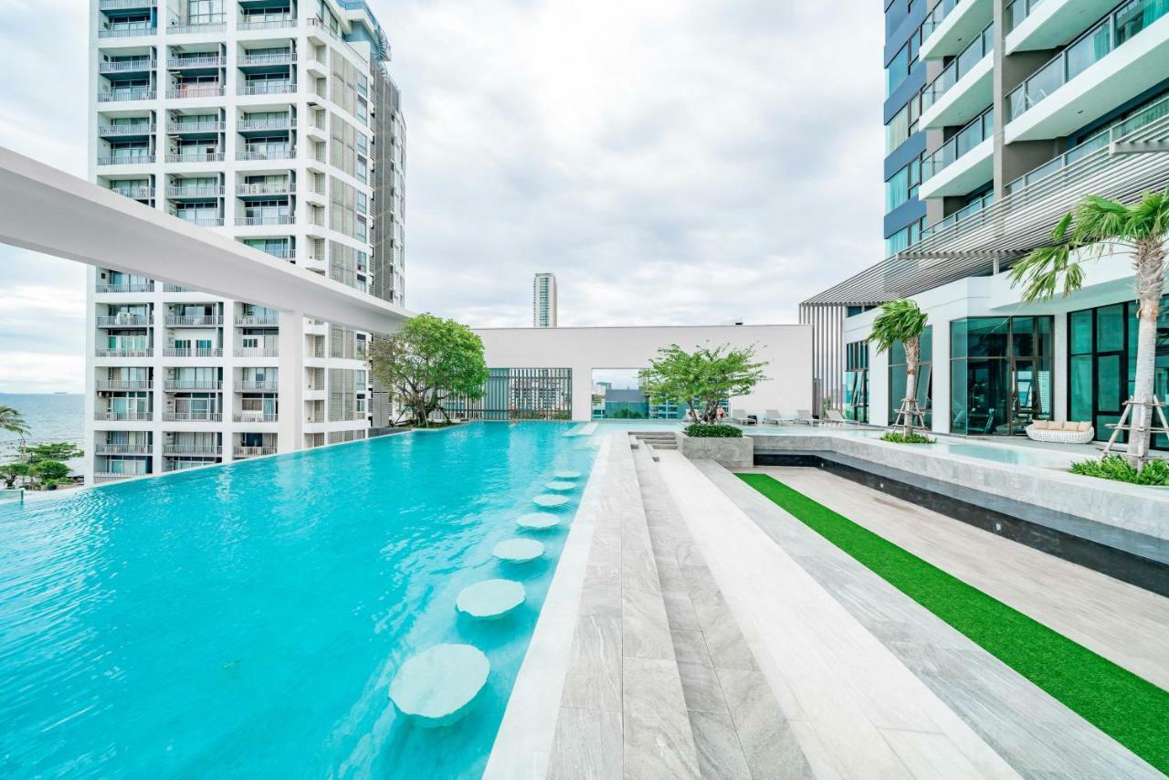 Pattaya Aeras Condotel Pantai Jomtien Bagian luar foto