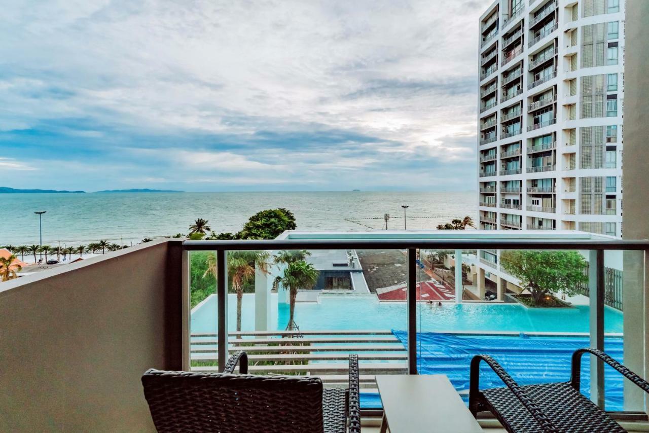 Pattaya Aeras Condotel Pantai Jomtien Bagian luar foto
